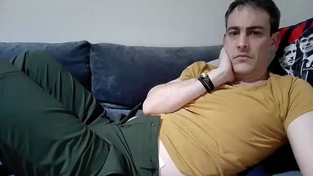 Snapshot of basquehotboy chatting on 02-02-25, 10:49 basquehotboy online show from 02-02-25, 10:49