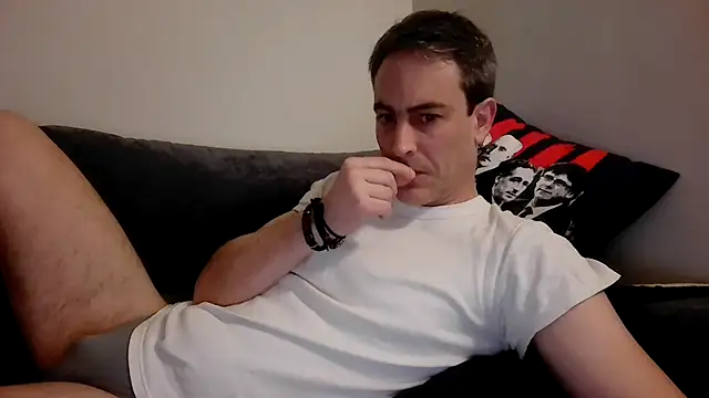 Snapshot of basquehotboy chatting on 02-08-25, 11:45 basquehotboy online show from 02-08-25, 11:45