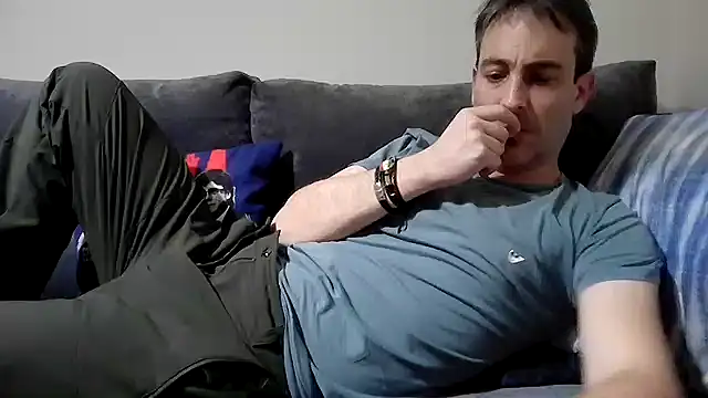 Snapshot of basquehotboy chatting on 02-11-25, 11:33 basquehotboy online show from 02-11-25, 11:33