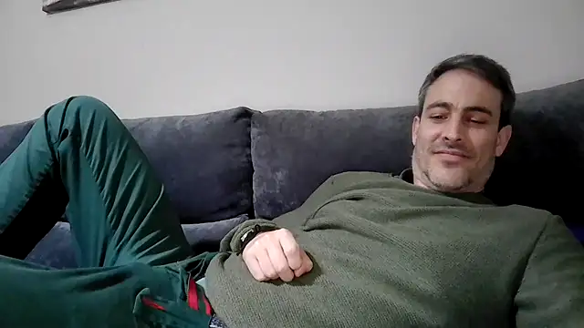 Snapshot of basquehotboy chatting on 02-13-25, 09:49 basquehotboy online show from 02-13-25, 09:49