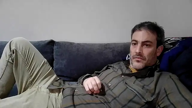 Snapshot of basquehotboy chatting on 02-17-25, 10:03 basquehotboy online show from 02-17-25, 10:03