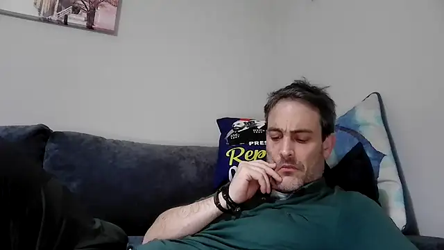 Snapshot of basquehotboy chatting on 02-25-25, 08:41 basquehotboy online show from 02-25-25, 08:41