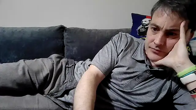 Snapshot of basquehotboy chatting on 02-26-25, 10:20 basquehotboy online show from 02-26-25, 10:20