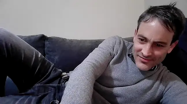 Snapshot of basquehotboy chatting on 03-01-25, 10:10 basquehotboy online show from 03-01-25, 10:10