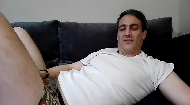 Snapshot of basquehotboy chatting on 03-09-25, 12:42 basquehotboy online show from 03-09-25, 12:42