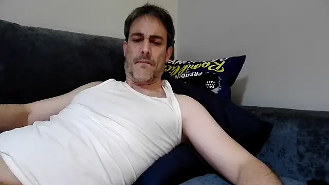 Snapshot of basquehotboy chatting on 03-16-25, 01:49 basquehotboy online show from 03-16-25, 01:49