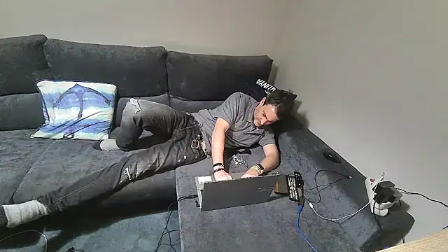 Snapshot of basquehotboy chatting on 03-22-25, 11:09 basquehotboy online show from 03-22-25, 11:09