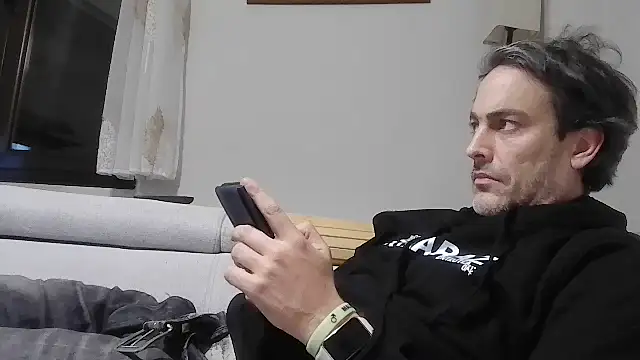 Snapshot of basquehotboy chatting on 10-09-25, 11:14 basquehotboy online show from 10-09-25, 11:14