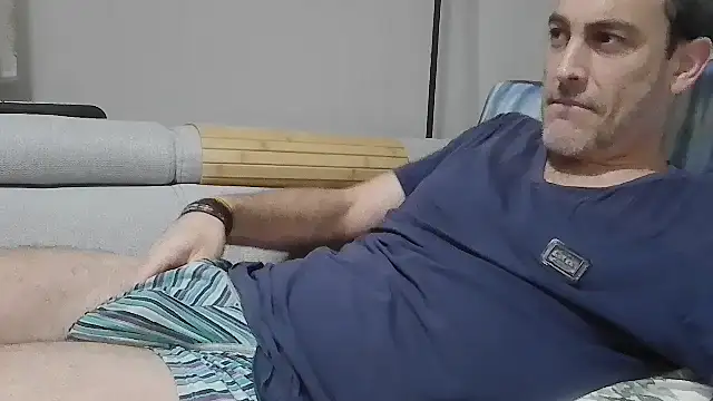 Snapshot of basquehotboy chatting on 11-26-25, 11:39 basquehotboy online show from 11-26-25, 11:39