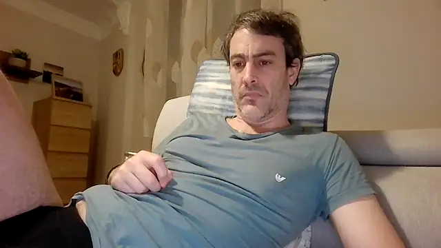 Snapshot of basquehotboy chatting on 02-27-26, 09:59 basquehotboy online show from 02-27-26, 09:59