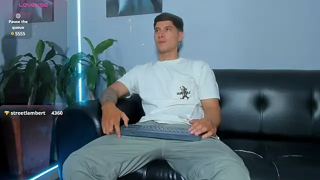 Damian23   online show from 02-08-25, 06:33