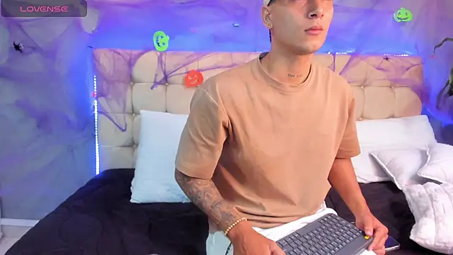 Damian23   online show from 10-07-25, 10:56