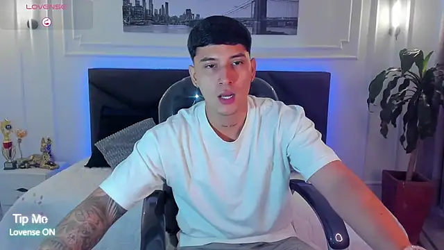 Damian23   online show from 02-08-26, 12:52