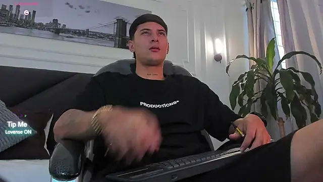 Damian23   online show from 04-04-26, 02:36