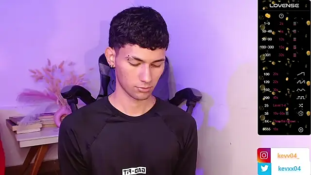 Snapshot of Alexx_tc chatting on 10-30-25, 06:48 Alexx tc online show from 10-30-25, 06:48