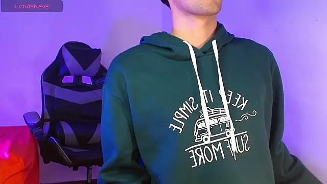 Snapshot of Alexx_tc chatting on 11-08-25, 04:01 Alexx tc online show from 11-08-25, 04:01