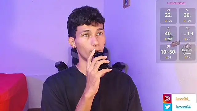 Snapshot of Alexx_tc chatting on 11-12-25, 04:35 Alexx tc online show from 11-12-25, 04:35