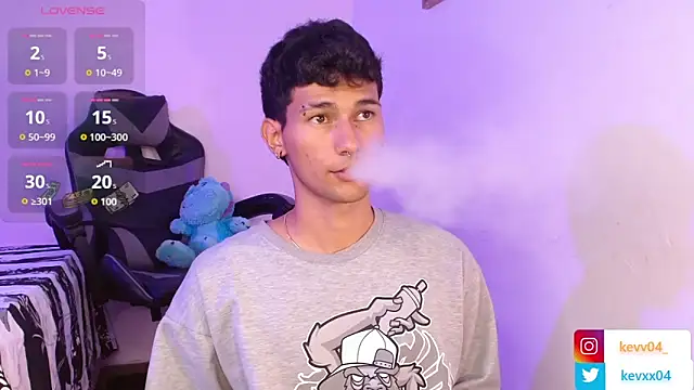 Snapshot of Alexx_tc chatting on 11-13-25, 02:32 Alexx tc online show from 11-13-25, 02:32