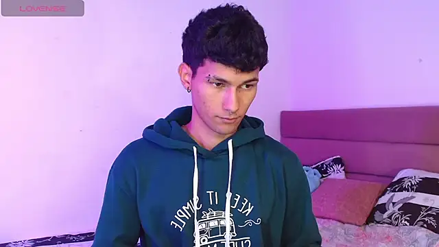 Snapshot of Alexx_tc chatting on 11-15-25, 04:10 Alexx tc online show from 11-15-25, 04:10