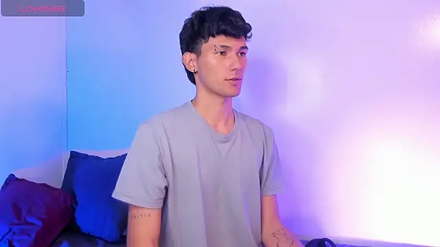 Snapshot of Alexx_tc chatting on 12-16-25, 04:17 Alexx tc online show from 12-16-25, 04:17