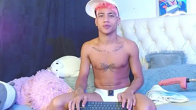 Snapshot of Sexys_Boys_Hot1 chatting on 01-24-25, 11:37 Sexys Boys Hot1 online show from 01-24-25, 11:37