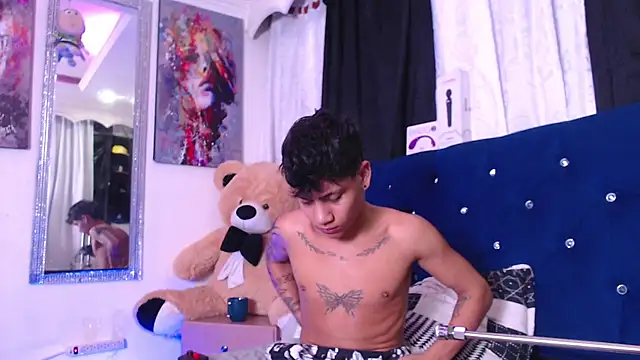 Snapshot of Sexys_Boys_Hot1 chatting on 10-23-25, 01:27 Sexys Boys Hot1 online show from 10-23-25, 01:27