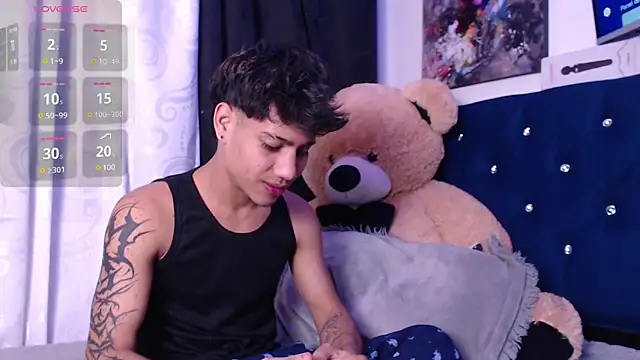 Snapshot of Sexys_Boys_Hot1 chatting on 11-11-25, 02:11 Sexys Boys Hot1 online show from 11-11-25, 02:11