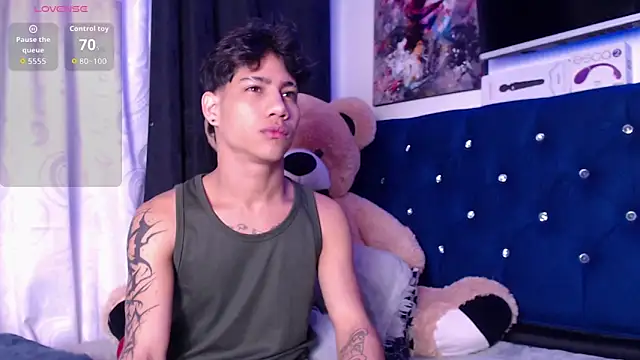 Snapshot of Sexys_Boys_Hot1 chatting on 11-13-25, 03:05 Sexys Boys Hot1 online show from 11-13-25, 03:05