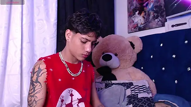 Snapshot of Sexys_Boys_Hot1 chatting on 11-20-25, 03:39 Sexys Boys Hot1 online show from 11-20-25, 03:39