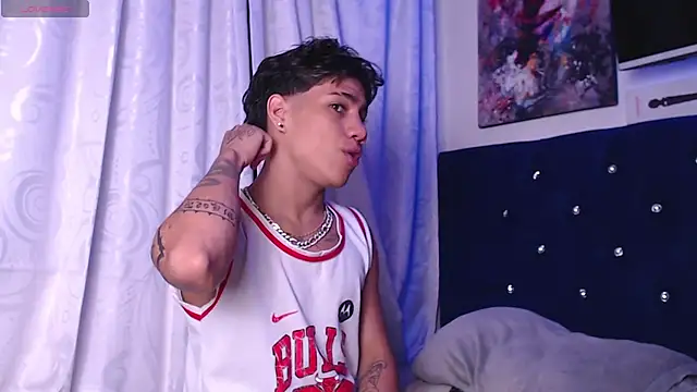 Snapshot of Sexys_Boys_Hot1 chatting on 12-02-25, 01:55 Sexys Boys Hot1 online show from 12-02-25, 01:55