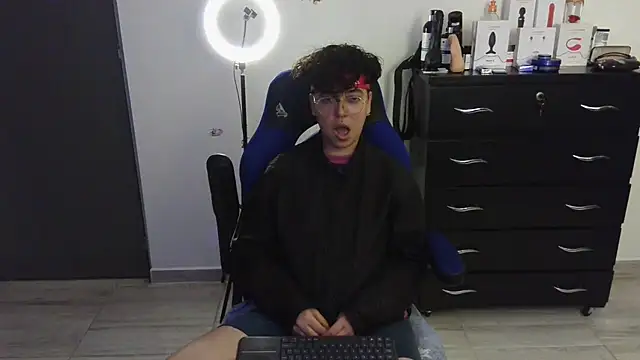 thomascooper7 online show from 02-22-25, 03:12