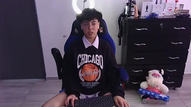 thomascooper7 online show from 03-06-25, 07:54