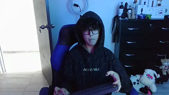 thomascooper7 online show from 09-29-25, 05:18