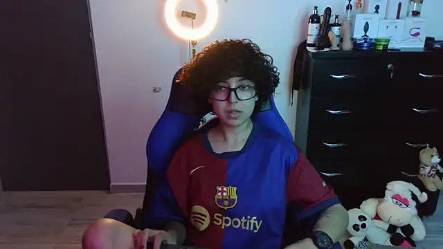 thomascooper7 online show from 10-20-25, 02:01