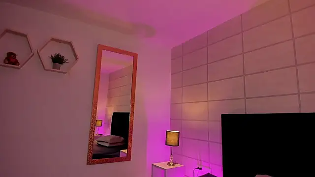 Christine Laam online show from 02-23-26, 12:02