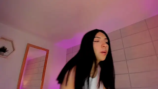 Christine Laam online show from 03-06-26, 12:01