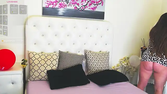 Ysabell01 online show from 11-02-25, 05:21