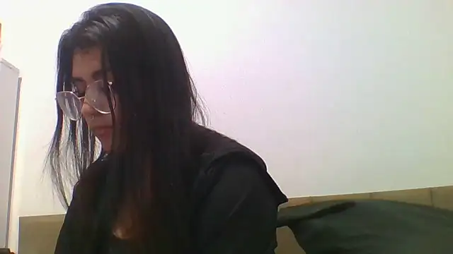 Snapshot of isa_ofc2024 chatting on 05-20-26, 04:46 isa ofc2024 online show from 05-20-26, 04:46