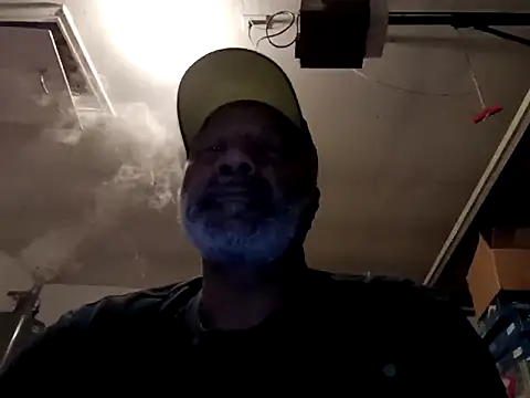 Snapshot of yasohw chatting on 12-18-24, 03:37 yasohw online show from 12-18-24, 03:37