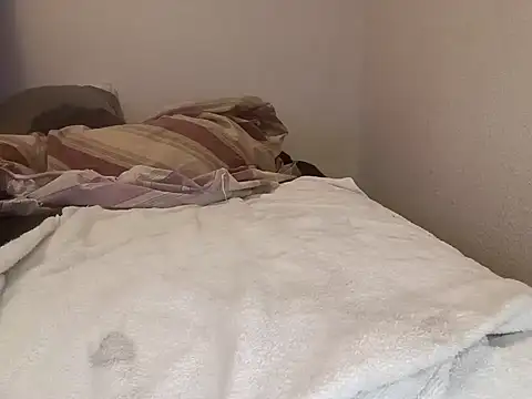 Snapshot of yasohw chatting on 01-01-25, 12:22 yasohw online show from 01-01-25, 12:22