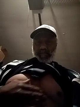 Snapshot of yasohw chatting on 01-13-25, 10:24 yasohw online show from 01-13-25, 10:24