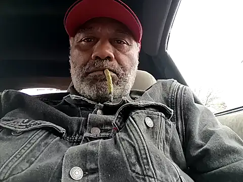 Snapshot of yasohw chatting on 02-09-25, 05:43 yasohw online show from 02-09-25, 05:43