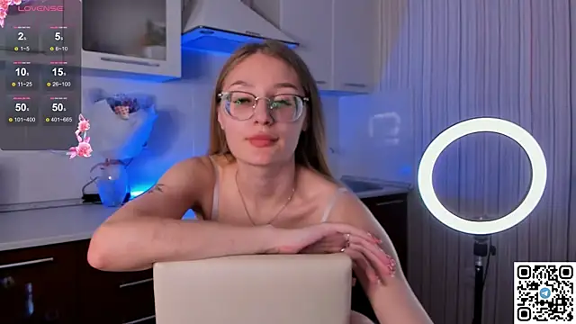 LivyyBossom online show from 03-13-25, 07:39