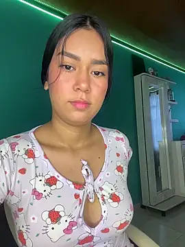 Snapshot of ALANAH_KITTY chatting on 02-21-26, 02:18 ALANAH KITTY online show from 02-21-26, 02:18