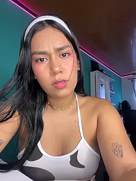 Snapshot of ALANAH_KITTY chatting on 02-24-26, 07:45 ALANAH KITTY online show from 02-24-26, 07:45