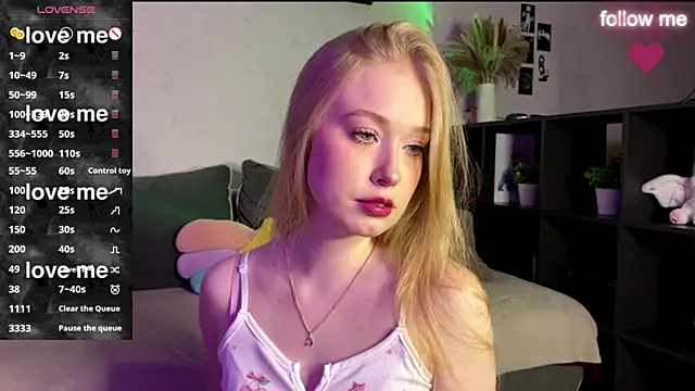 SweetDarcy online show from 11-13-25, 04:17