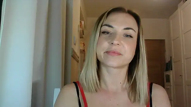 Snapshot of ashley_xlove chatting on 01-20-25, 05:37 ashley xlove online show from 01-20-25, 05:37