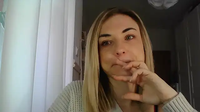 Snapshot of ashley_xlove chatting on 01-24-25, 07:41 ashley xlove online show from 01-24-25, 07:41