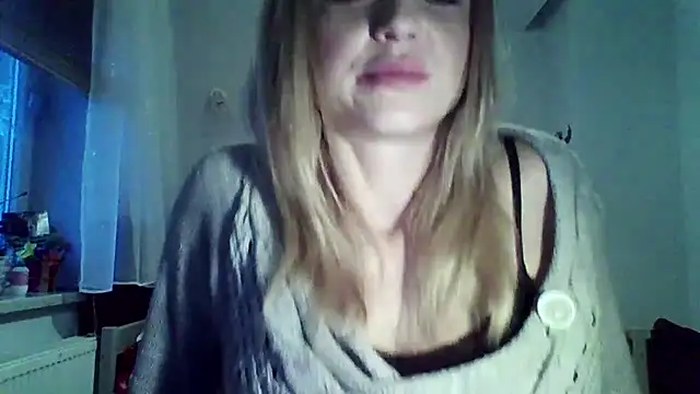 Snapshot of ashley_xlove chatting on 12-16-25, 06:40 ashley xlove online show from 12-16-25, 06:40