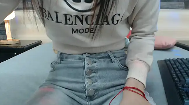 Snapshot of nahomibecker chatting on 02-01-25, 12:05 nahomibecker online show from 02-01-25, 12:05